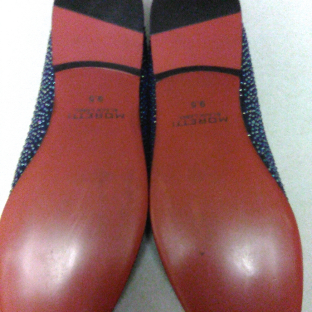 Shoe's - Picture 5 of 5